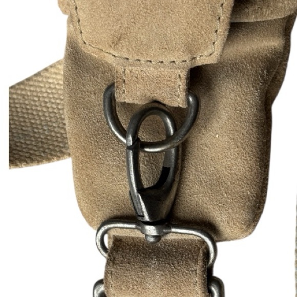 Free People Hudson beige suede sling bag with adjustable strap - Picture 6 of 13